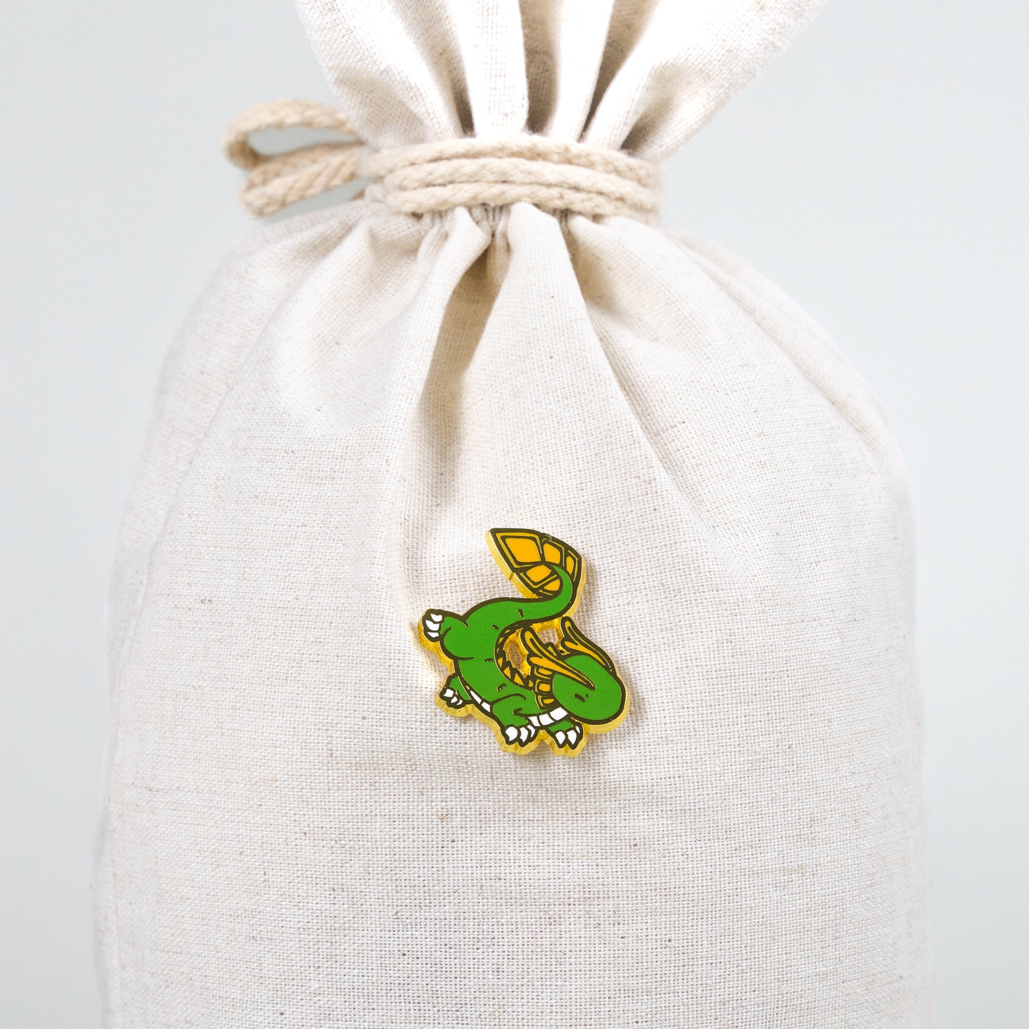 Long-yi Enamel Pin - Soar