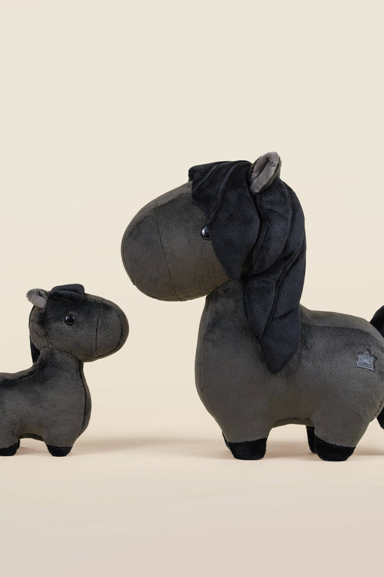 Mini Friesian the Horsi