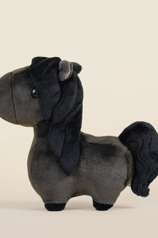 Mini Friesian the Horsi