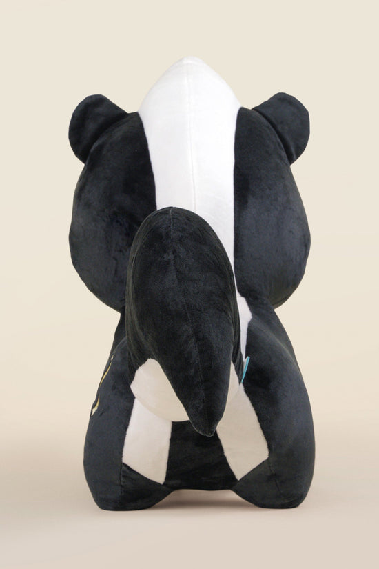 Giant Skunki the Skunk