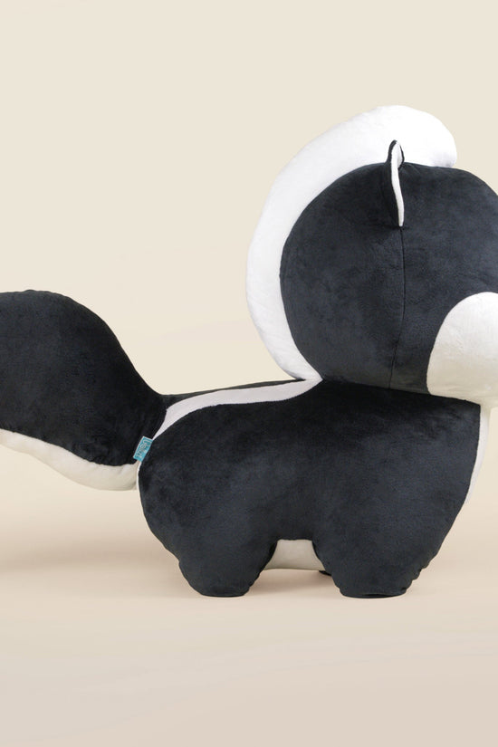 Giant Skunki the Skunk