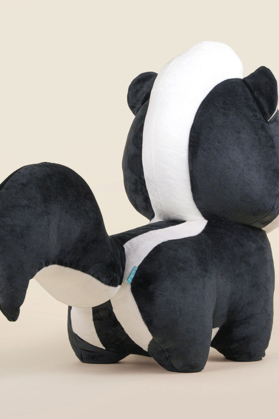 Giant Skunki the Skunk