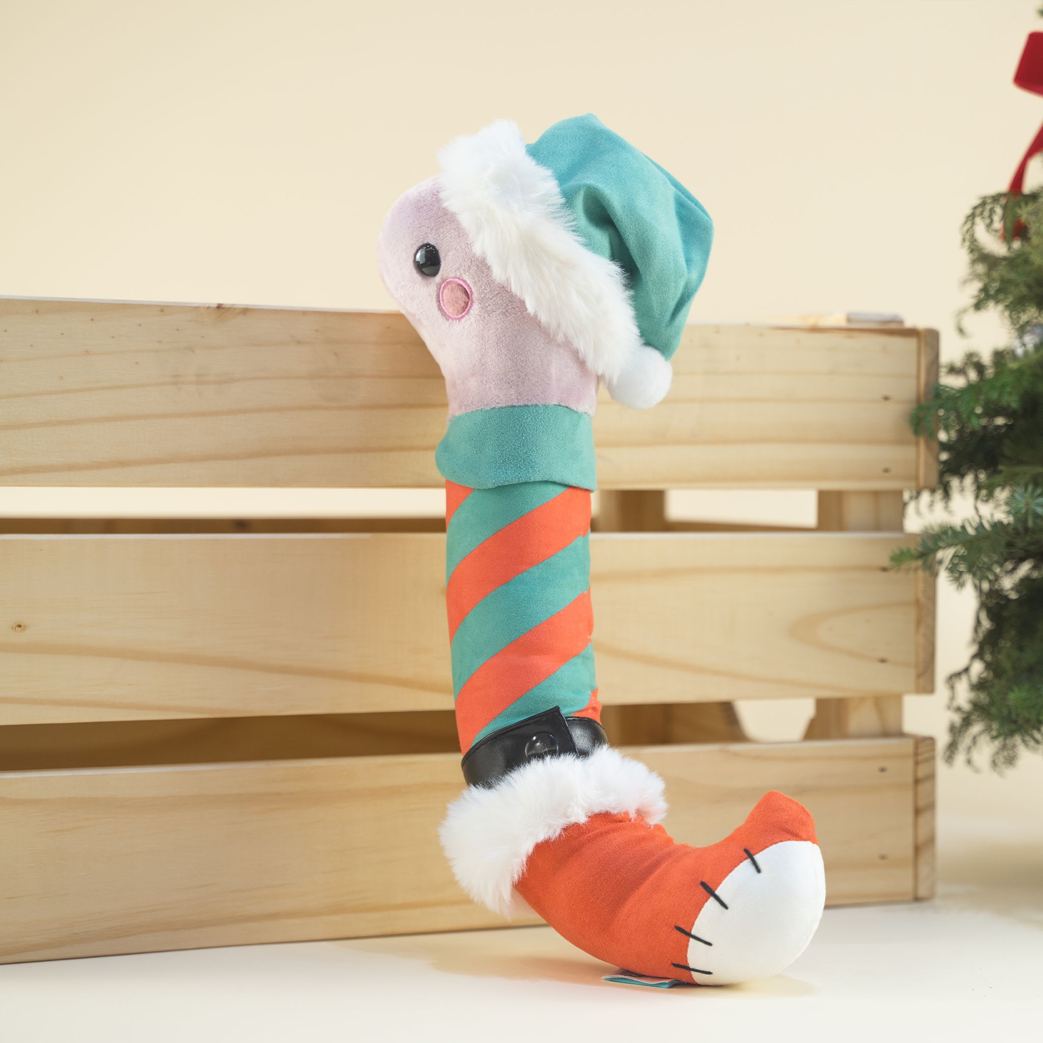 Wormi with Elf Outfit